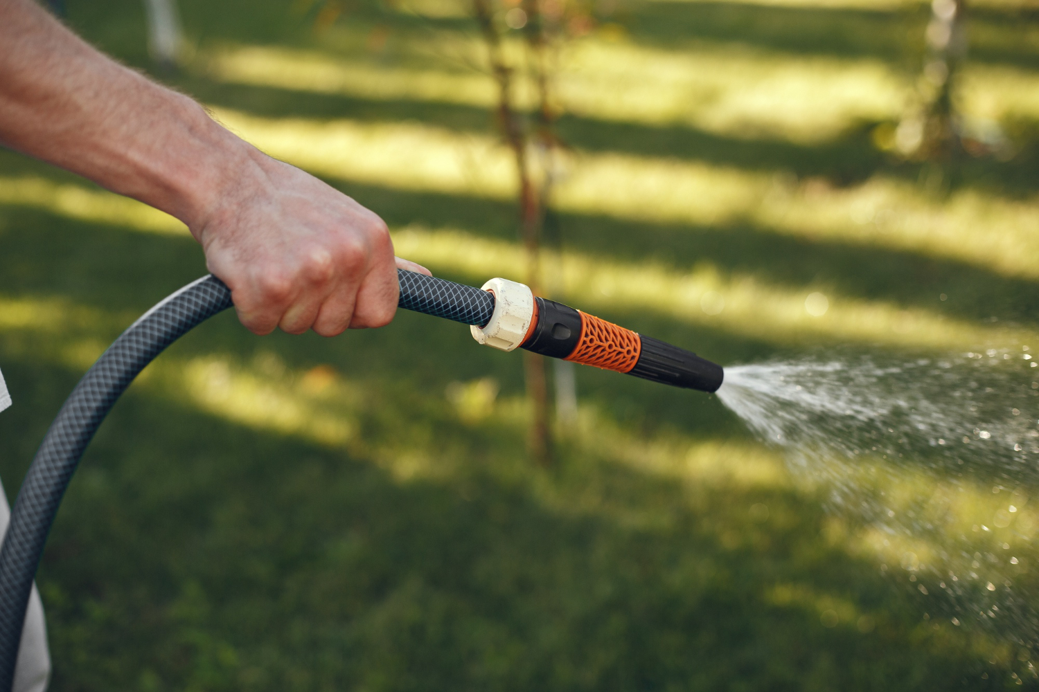 Read more about the article Lawn Sprinkler Setup Made Simple: A Friendly Aussie’s Guide to Greener Grass